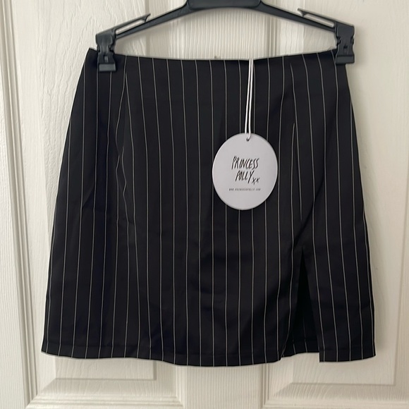 Princess Polly Dresses & Skirts - 💜 Princess Polly One To Watch Skirt